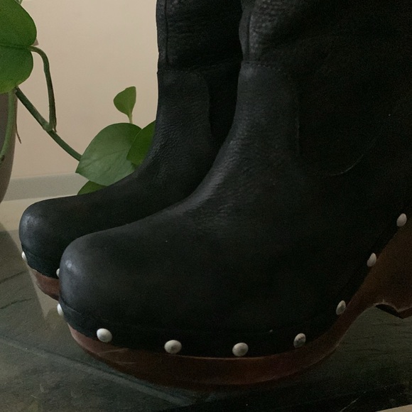 UGG Carnagie Wedge Clog Boots - Picture 8 of 14